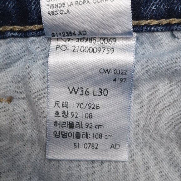 Signature Levi Strauss Relaxed Men's Size 36/30 Medium Wash Blue Jeans - Picture 4 of 13